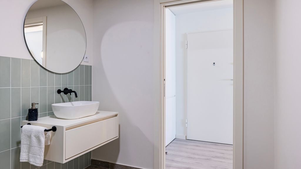 1BDR Modern Peniche Stay with Pool by LovelyStay