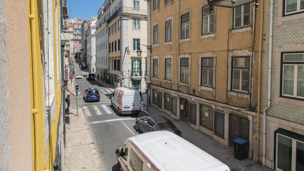 Elegant 2BDR Flat in Historic Baixa by LovelyStay