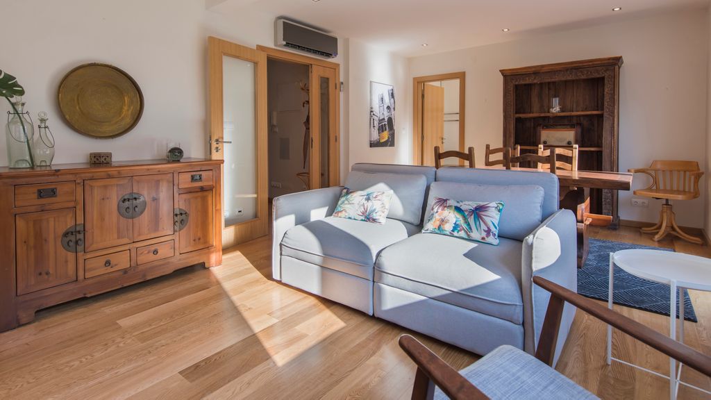 Belem 2BR with Balcony & City Views by LovelyStay