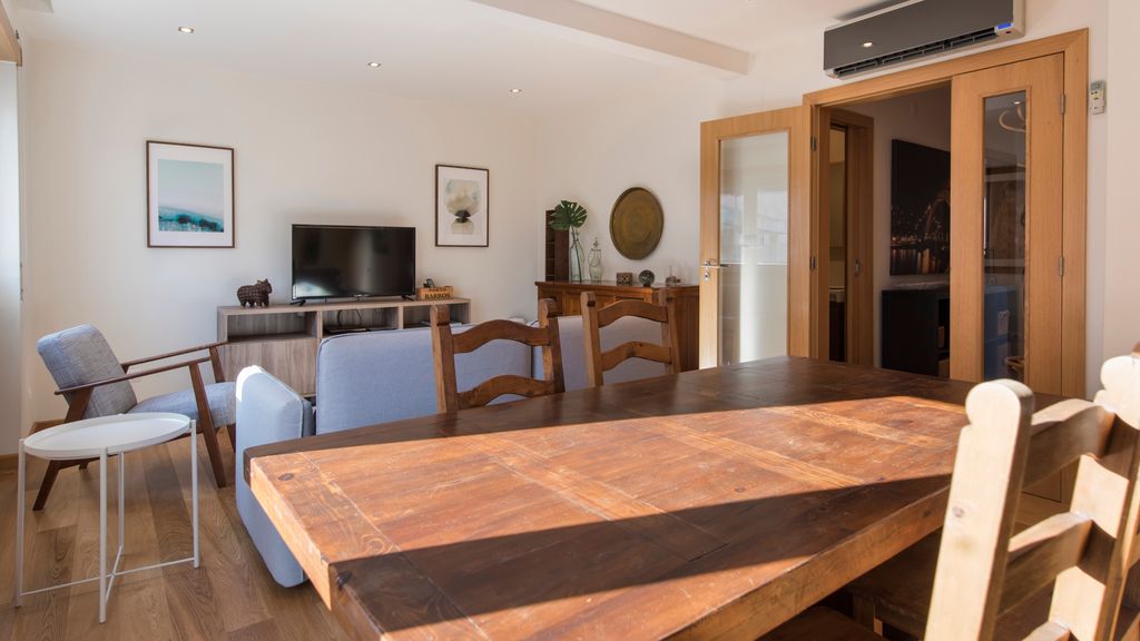 Belem 2BR with Balcony & City Views by LovelyStay