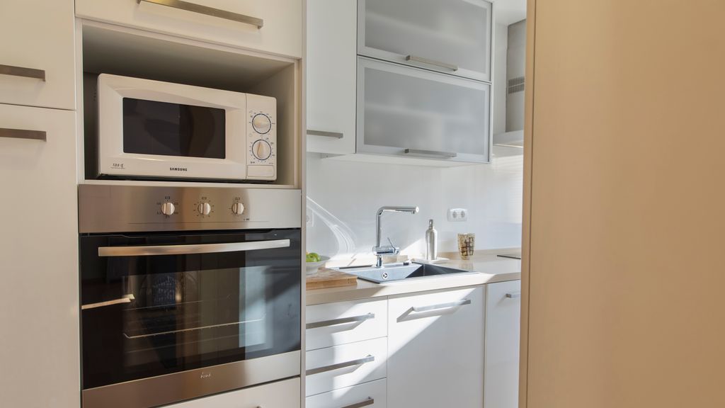 Belem 2BR with Balcony & City Views by LovelyStay