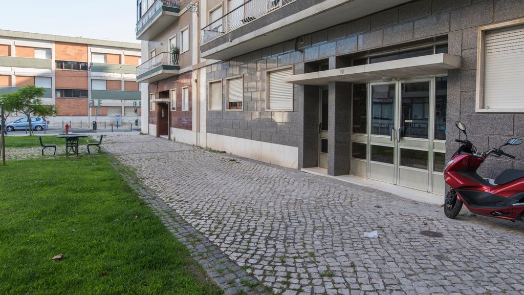 Belem 2BR with Balcony & City Views by LovelyStay