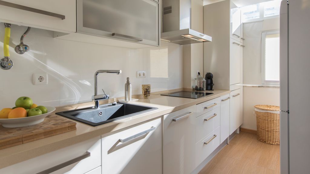 Belem 2BR with Balcony & City Views by LovelyStay