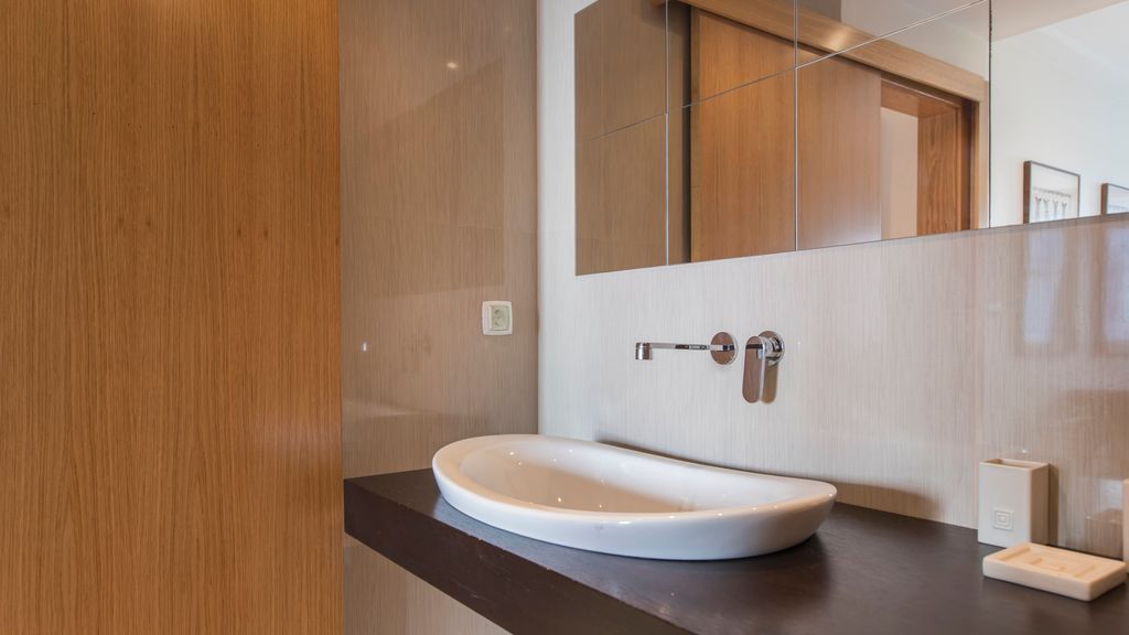 Belem 2BR with Balcony & City Views by LovelyStay