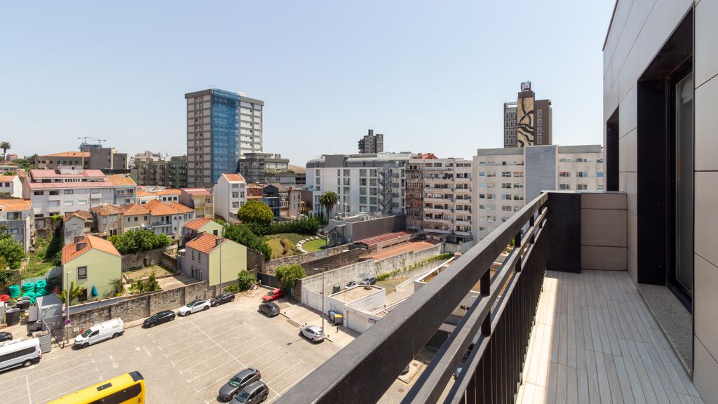 Rua do Doutor Alfredo Magalhães 68