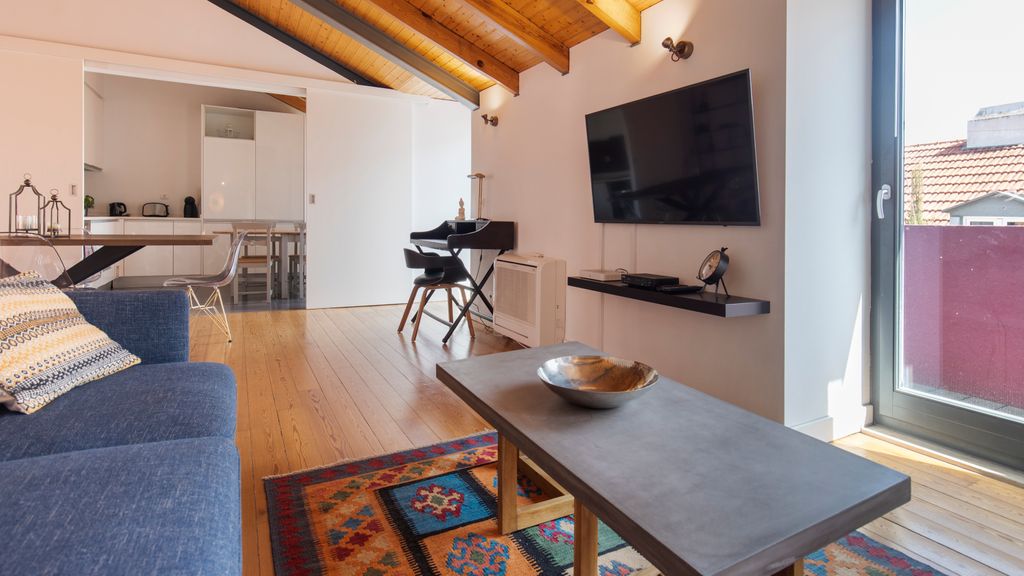 Bairro Alto Flat: Balcony Views by LovelyStay
