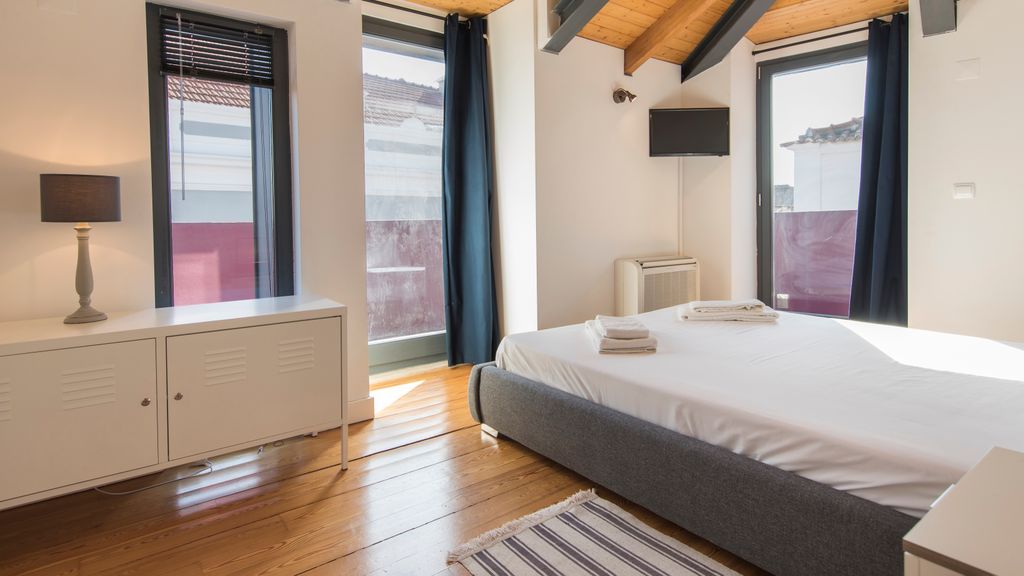 Bairro Alto Flat: Balcony Views by LovelyStay