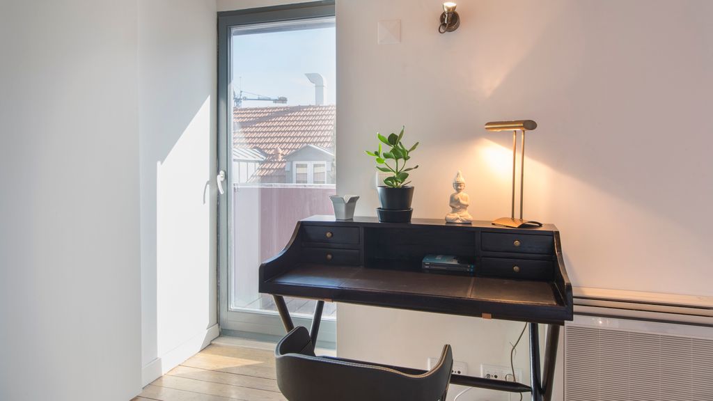 Bairro Alto Flat: Balcony Views by LovelyStay