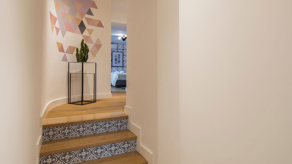 Modern & colourful flat in Graça by LovelyStay