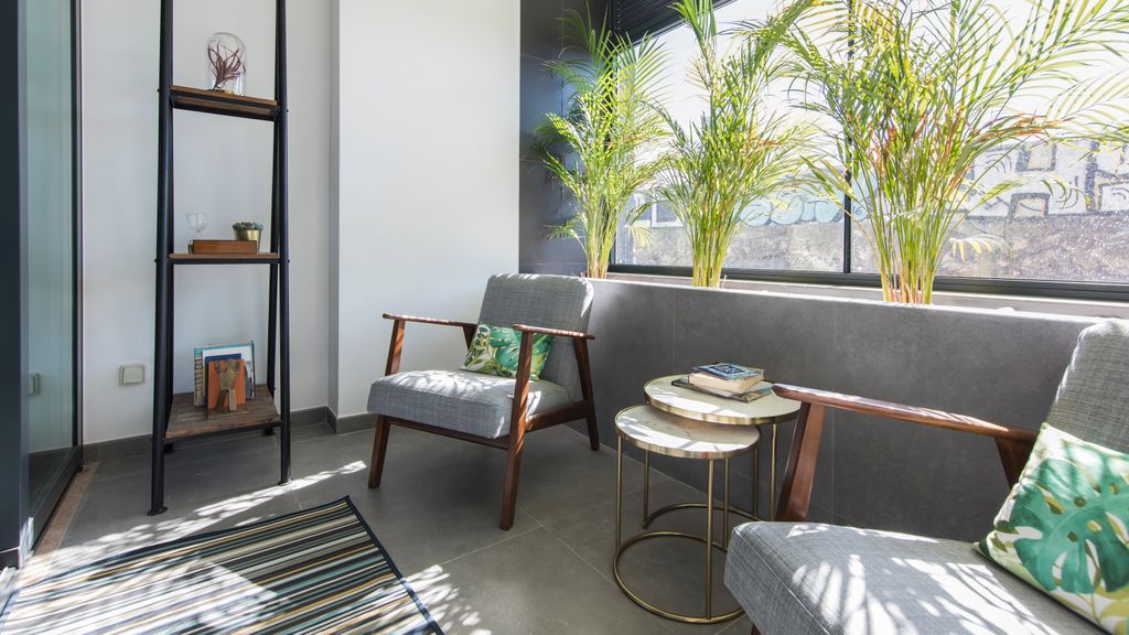 Modern & colourful flat in Graça by LovelyStay