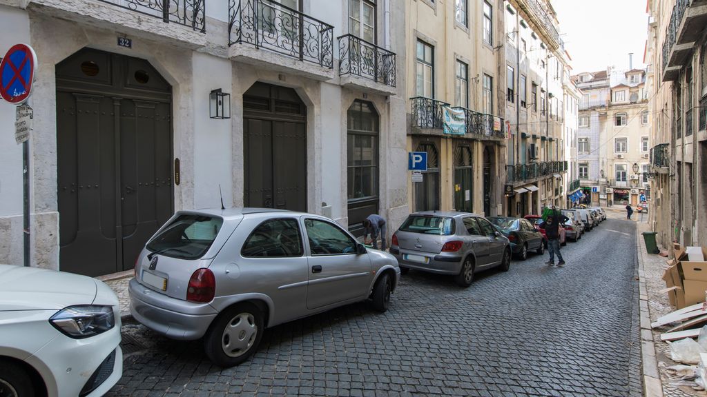 Charming Baixa 3BR with Balcony by LovelyStay