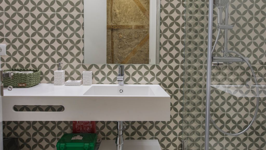 Vintage Flat Near Santa Justa's Lift by LovelyStay
