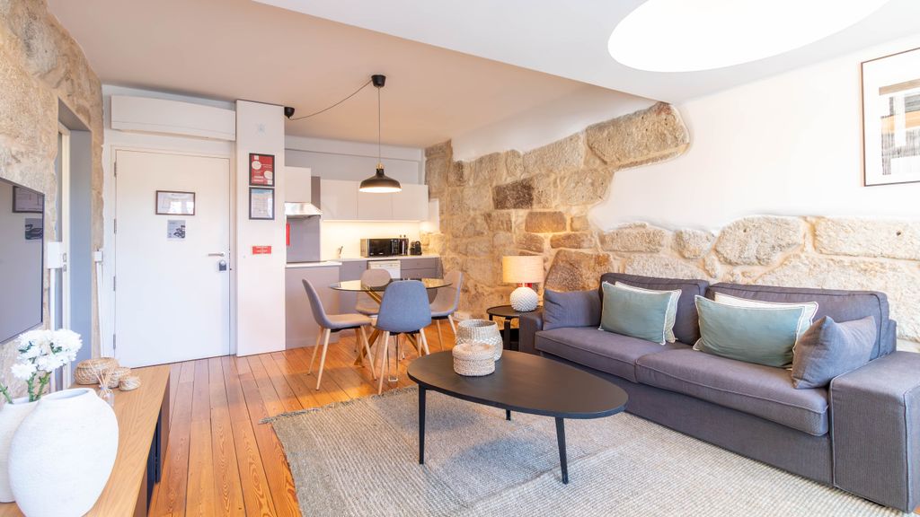 São Domingos Apartment by LovelyStay