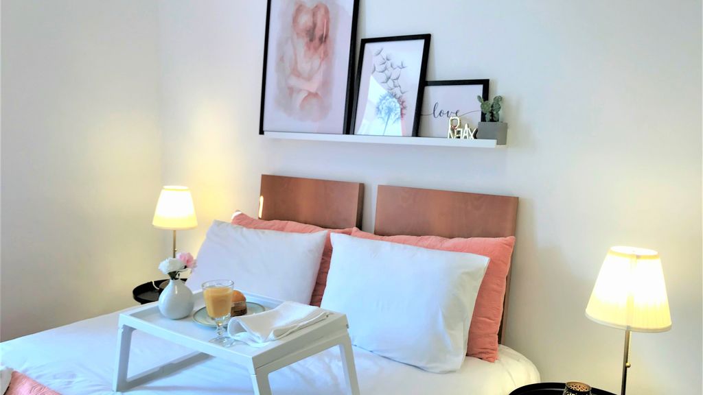 Charming Chiado 2BDR W/Balcony by LovelyStay
