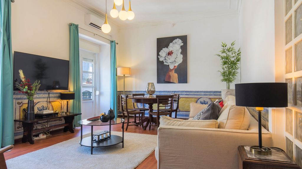 Charming Chiado 2BDR W/Balcony by LovelyStay