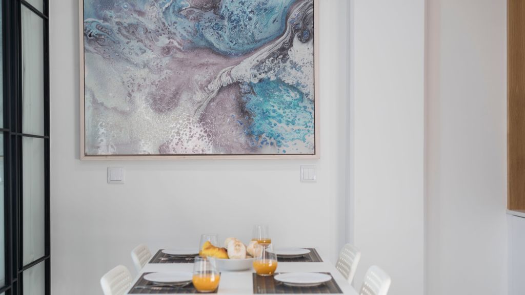 Wohaza Flat w/ Parking by LovelyStay