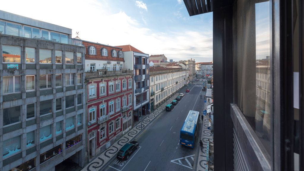 Wohaza Flat w/ Parking by LovelyStay