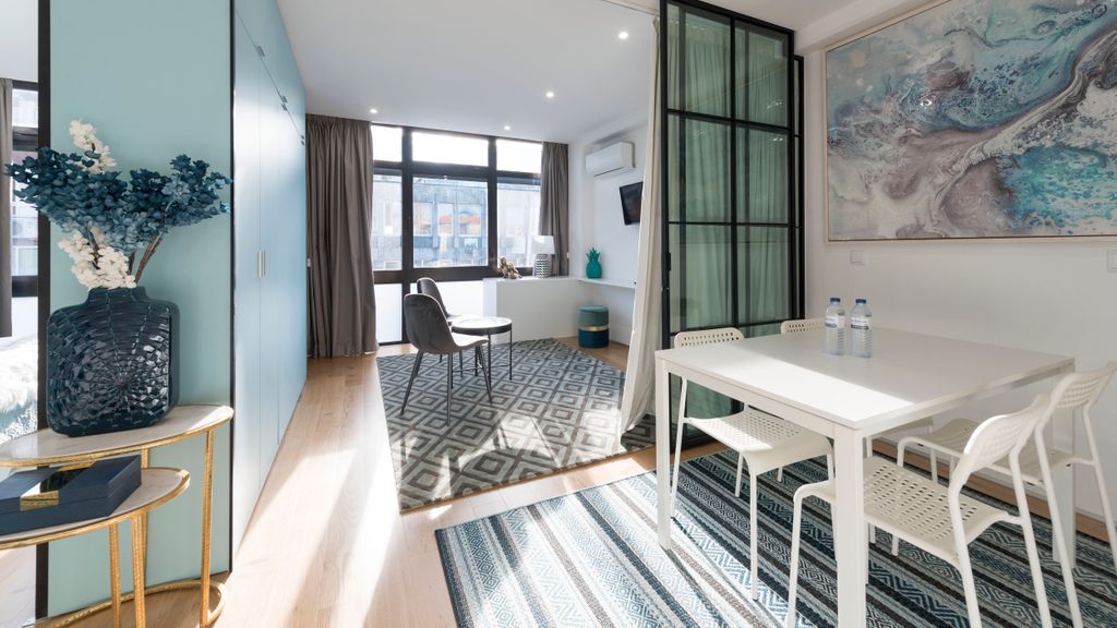 Wohaza Flat w/ Parking by LovelyStay