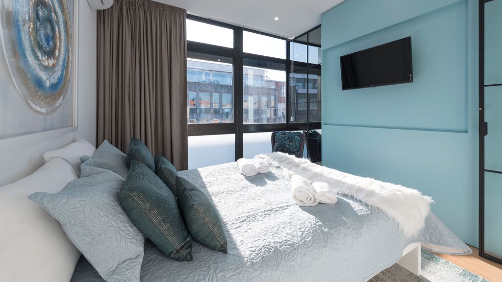 Wohaza Flat w/ Parking by LovelyStay