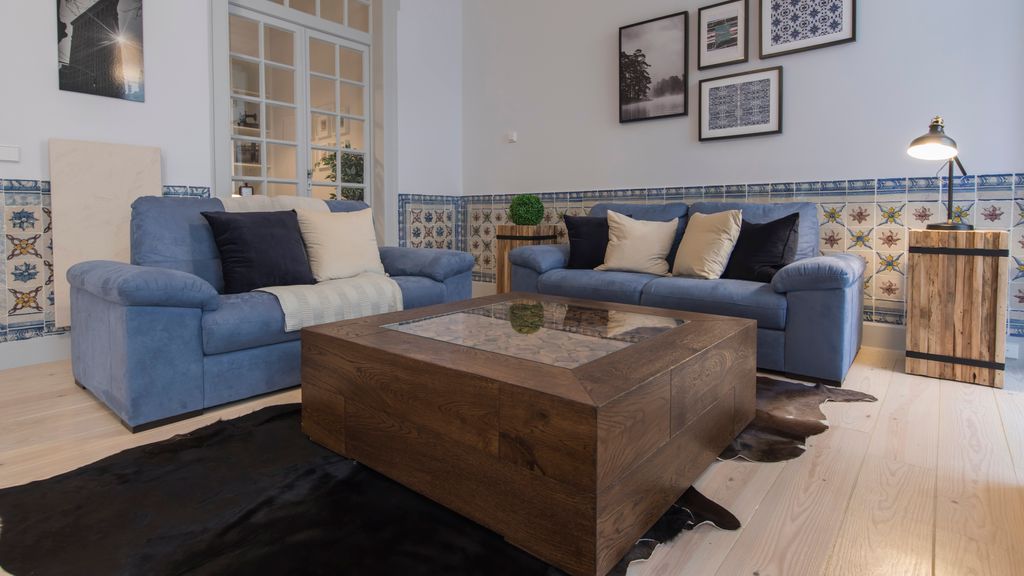 3 Bedroom Downtown Wonderwall by LovelyStay