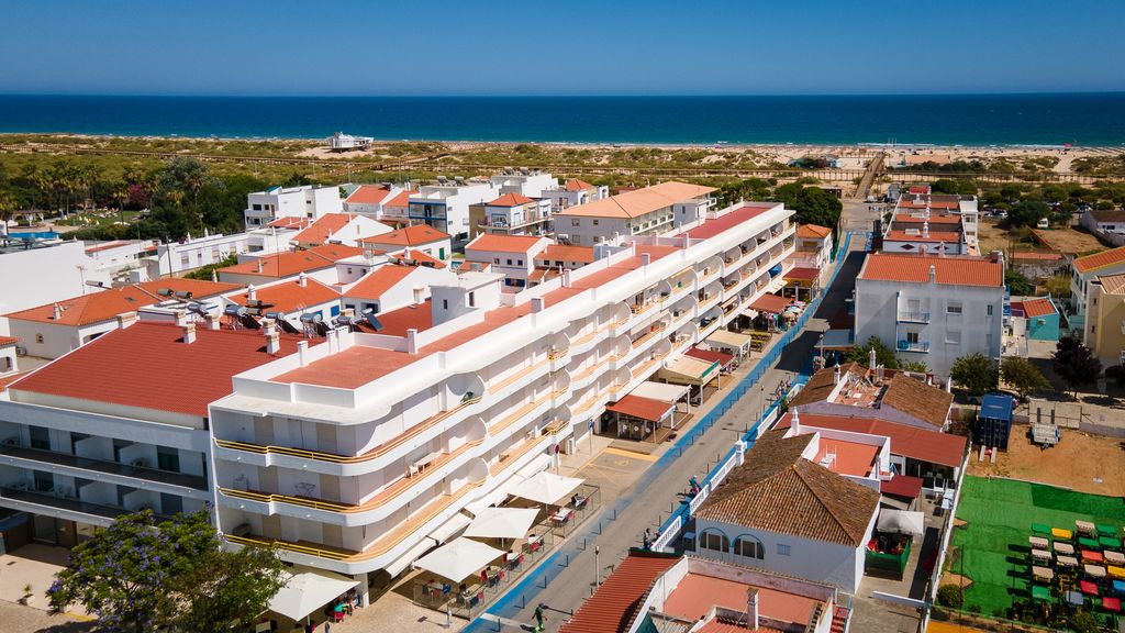 2BD Apartment in Alagoa Beach by LovelyStay