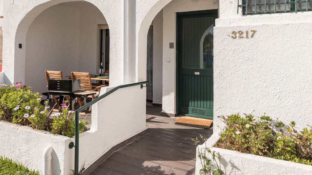 Green Oasis Villa w/Parking by beach by LovelyStay