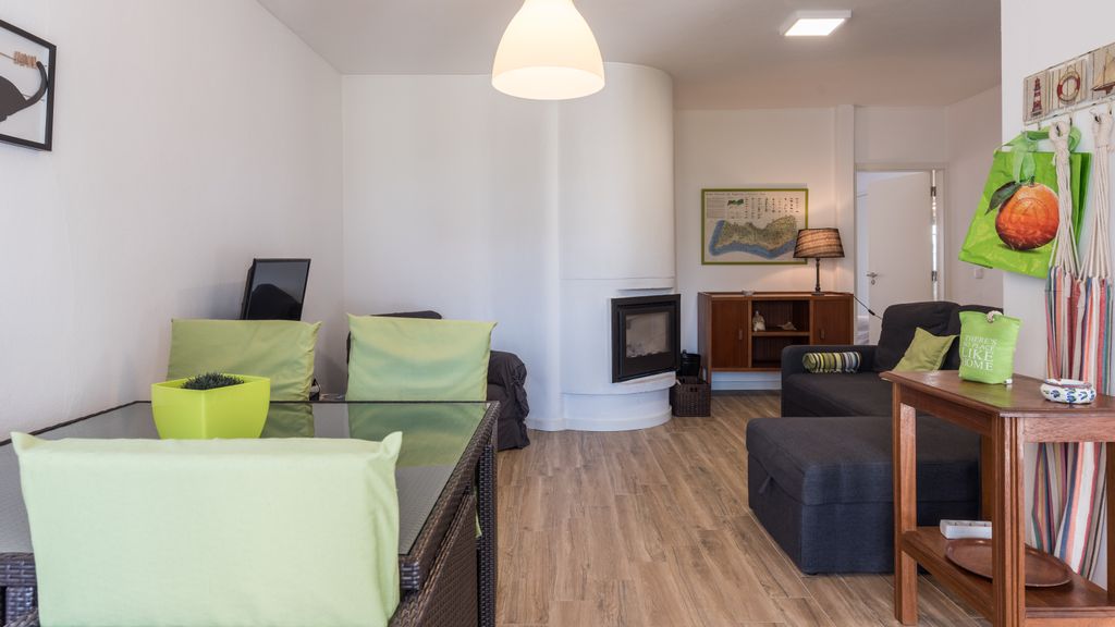 Green Oasis Villa w/Parking by beach by LovelyStay