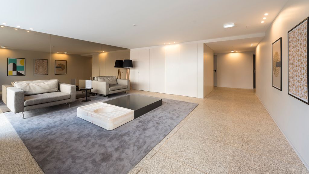 Santos Apartment w/Parking & Balcony by LovelyStay