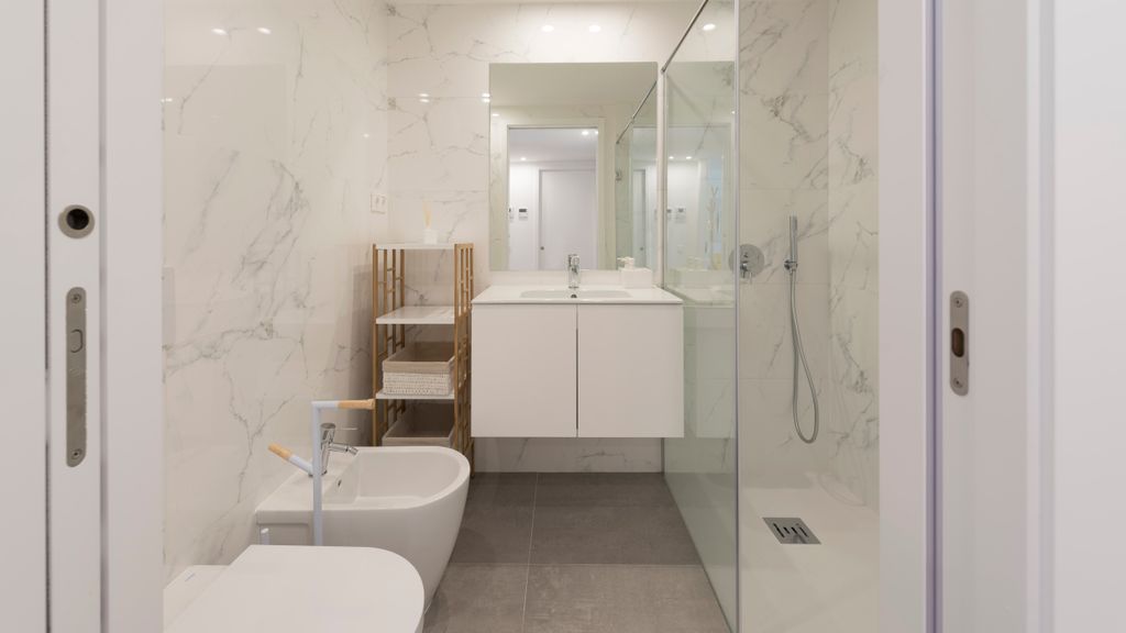 Santos Apartment w/Parking & Balcony by LovelyStay