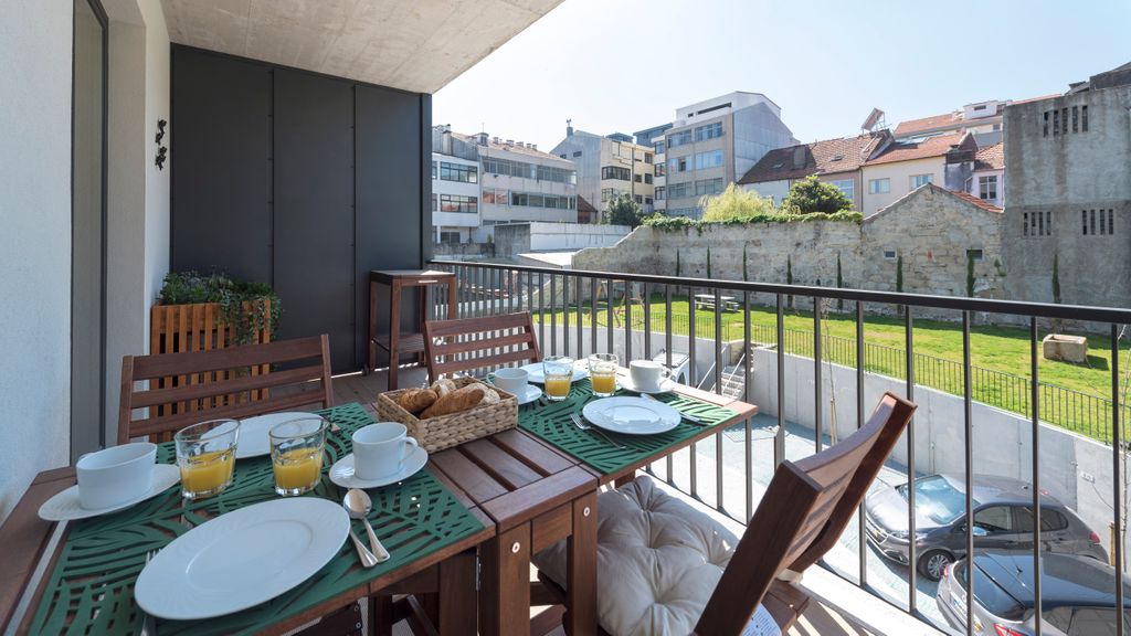 Santos Apartment w/Parking & Balcony by LovelyStay