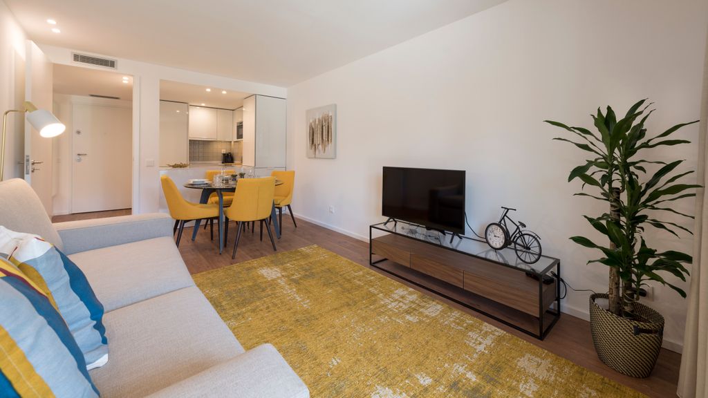 Santos Apartment w/Parking & Balcony by LovelyStay