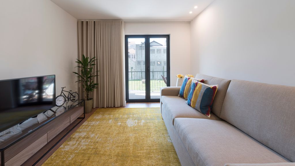 Santos Apartment w/Parking & Balcony by LovelyStay