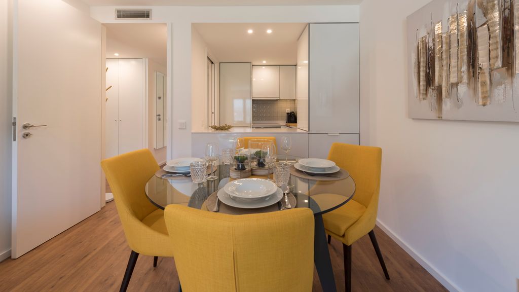 Santos Apartment w/Parking & Balcony by LovelyStay