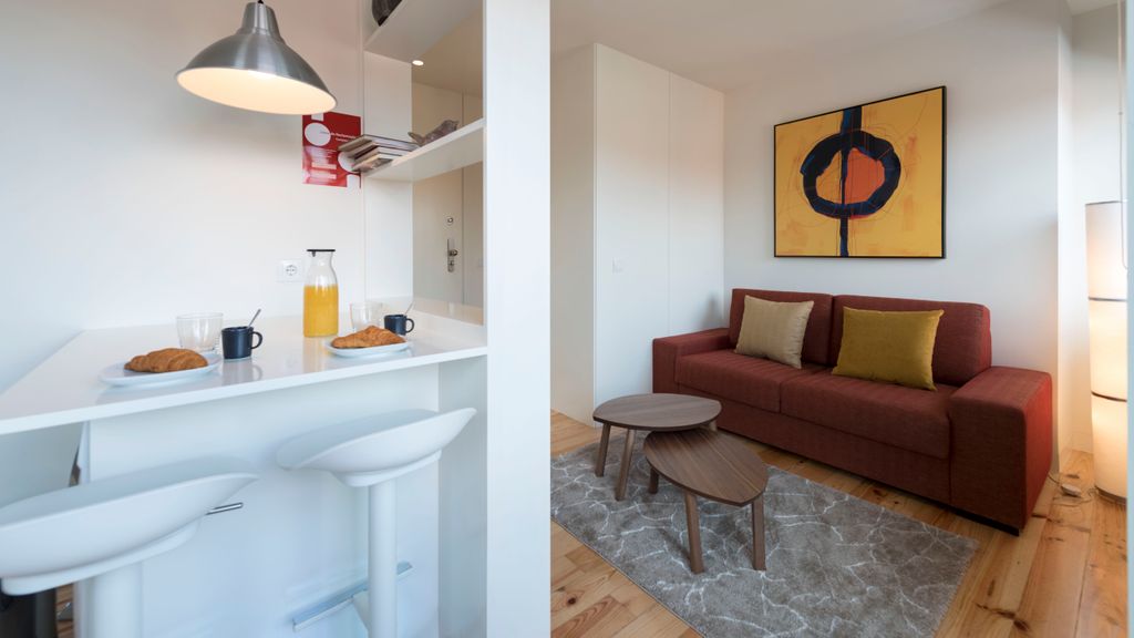 Gorgeous Modern Flat w/ Balcony by LovelyStay