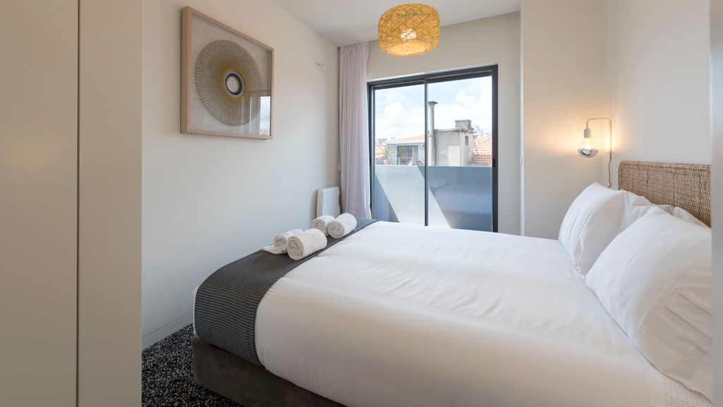 Gorgeous Modern Flat w/ Balcony by LovelyStay