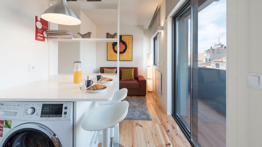 Gorgeous Modern Flat w/ Balcony by LovelyStay