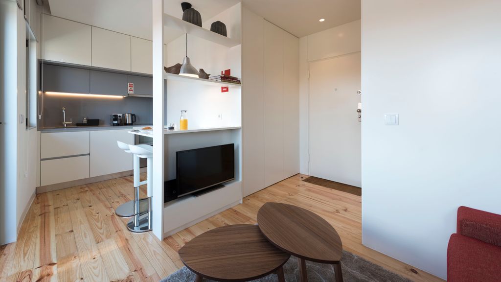 Gorgeous Modern Flat w/ Balcony by LovelyStay