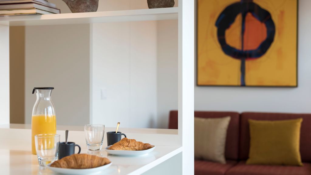 Gorgeous Modern Flat w/ Balcony by LovelyStay