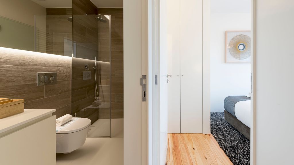 Gorgeous Modern Flat w/ Balcony by LovelyStay
