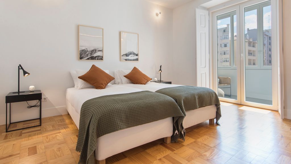 Wide & Bright 4 Families by LovelyStay