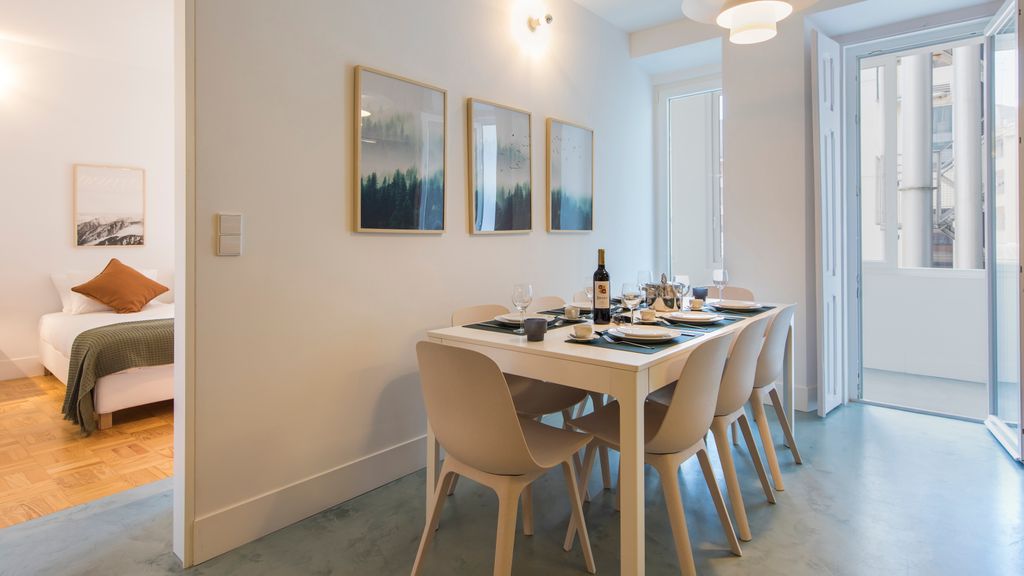 Wide & Bright 4 Families by LovelyStay