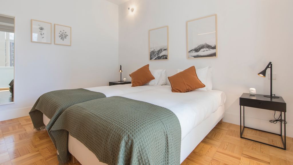Wide & Bright 4 Families by LovelyStay