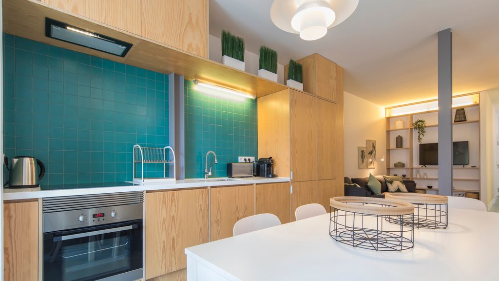 Wide & Bright 4 Families by LovelyStay