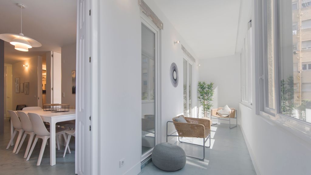 Wide & Bright 4 Families by LovelyStay