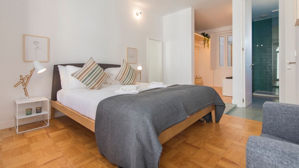 Wide & Bright 4 Families by LovelyStay