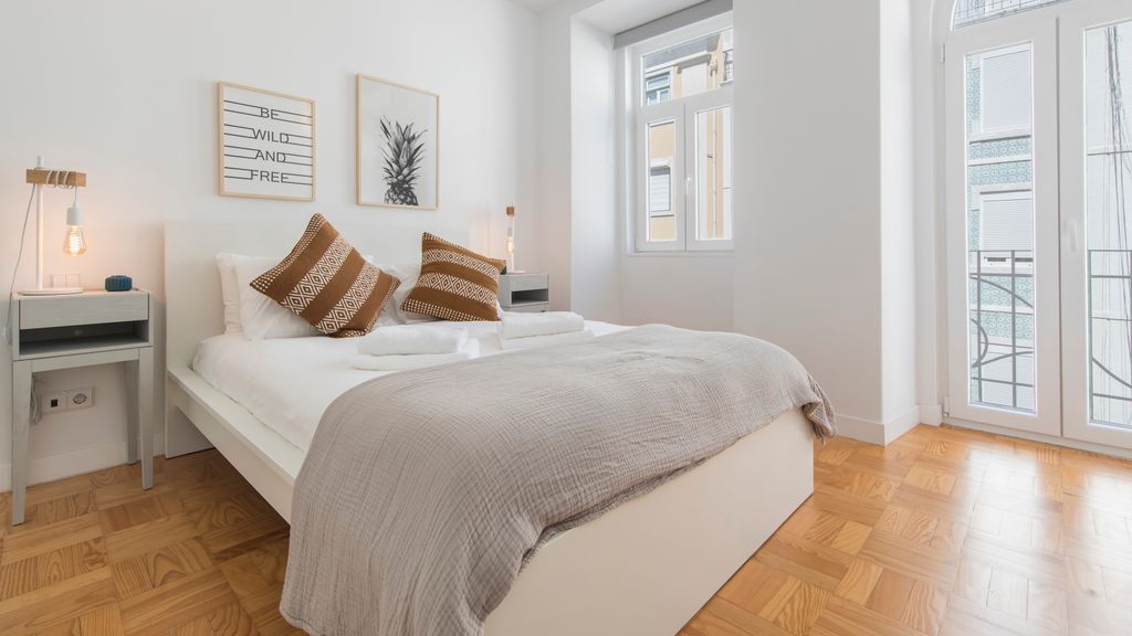 Wide & Bright 4 Families by LovelyStay