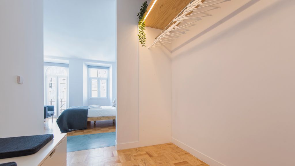 Wide & Bright 4 Families by LovelyStay