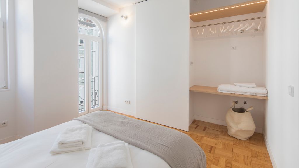 Wide & Bright 4 Families by LovelyStay