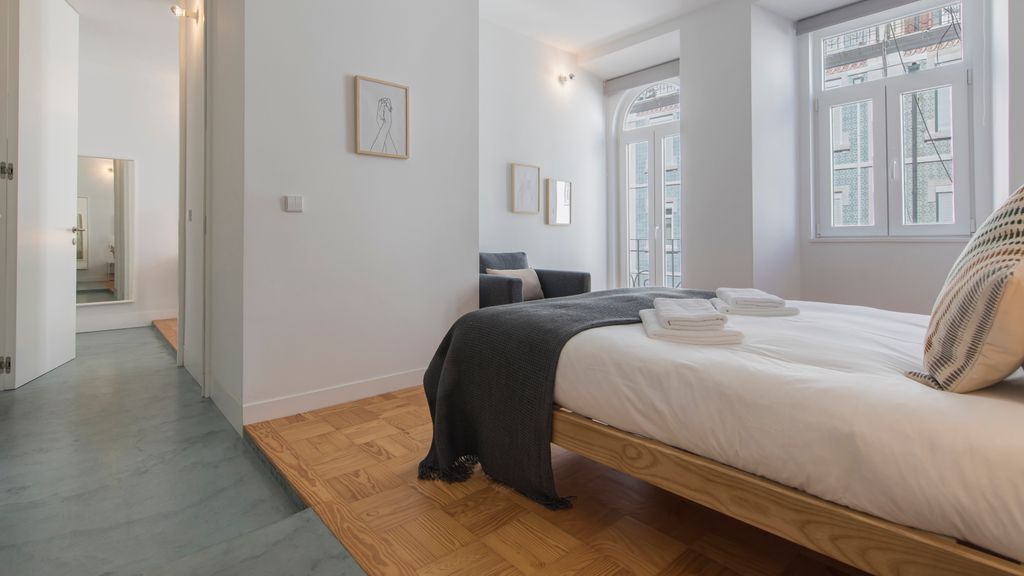 Wide & Bright 4 Families by LovelyStay