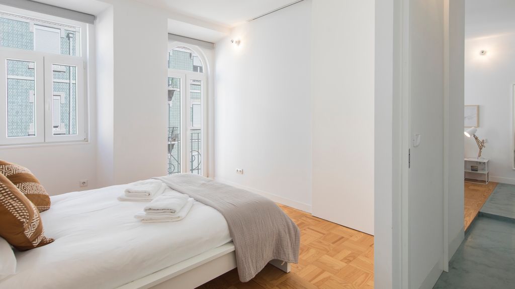 Wide & Bright 4 Families by LovelyStay